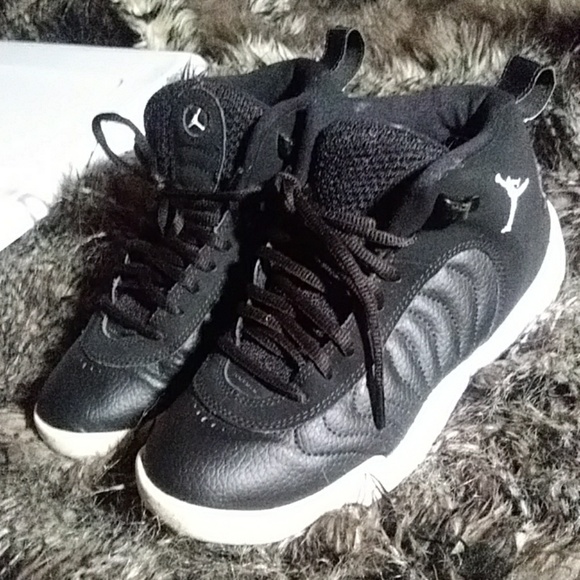Jordans black &  white in goos used condition - Picture 1 of 6